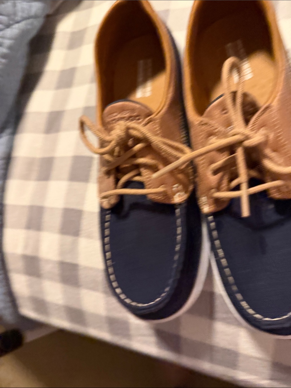 Sketchers Goga Max Navy/Brown Lace Up Canvas Shoes Sz 9.5.